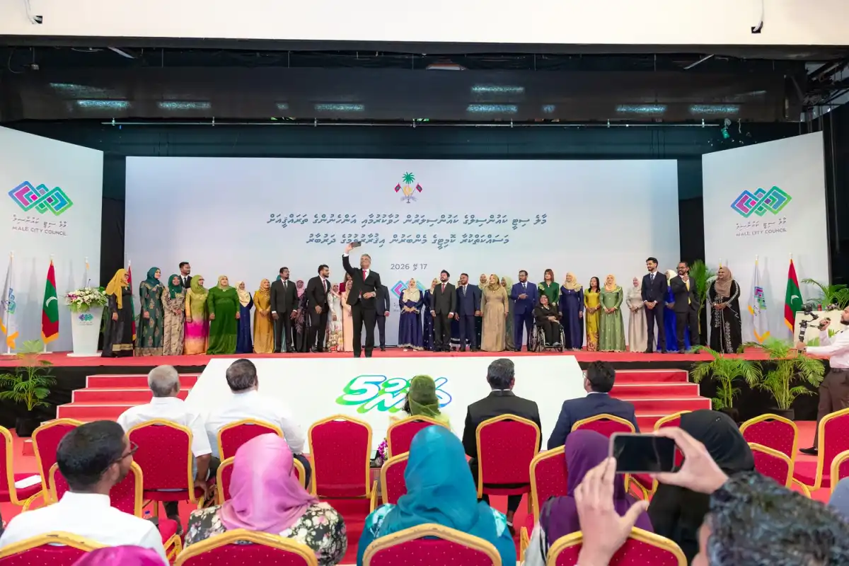 އަލަށް އިންތިޚާބުވި ކައުންސިލަރުން މަޤާމުގެ ހުވާކޮށް، ޑަބްލިއުޑީސީ މެމްބަރުން އިޤުރާރުގައި ސޮއިކުރުމުގެ ރަސްމިއްޔަތުގެ ތެރެއިން