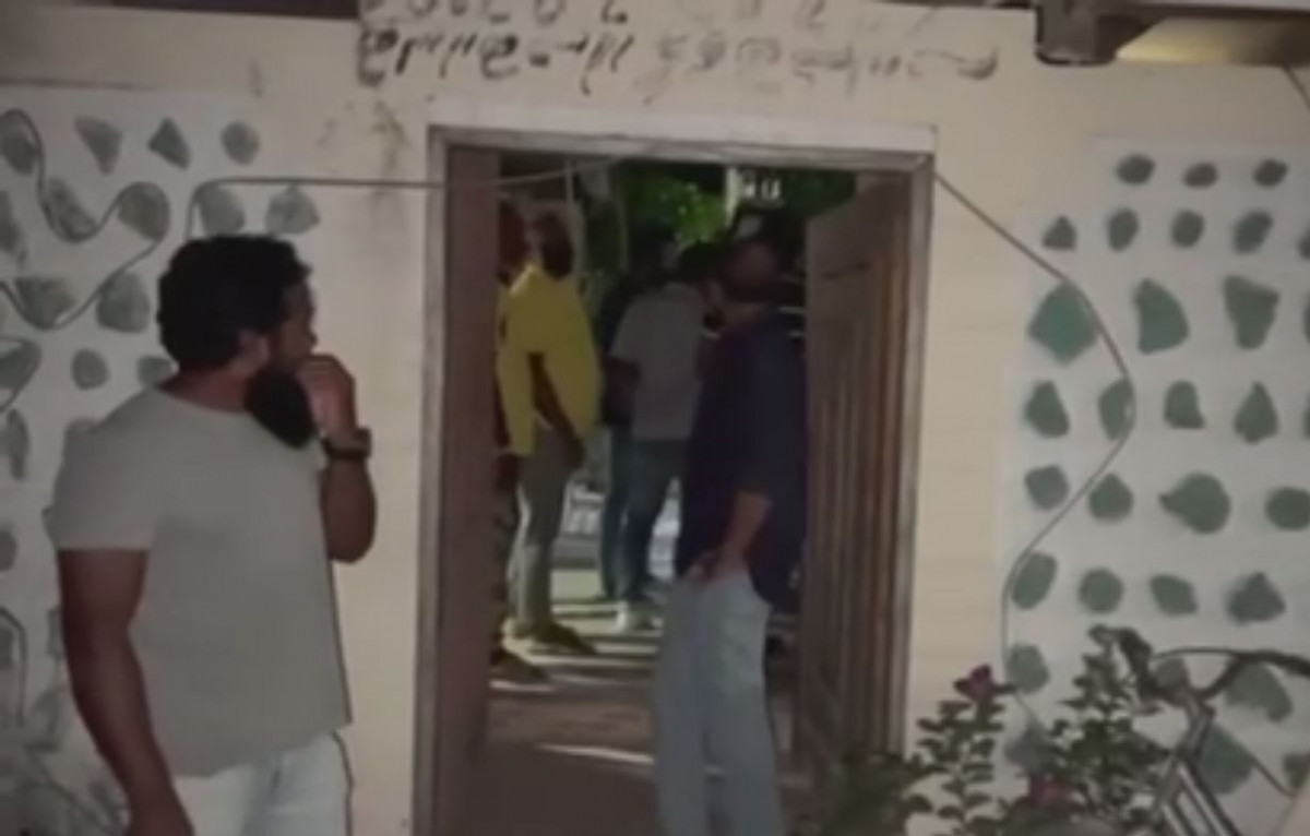 ފޯކައިދޫ ސަންސެޓް ރެސްޓޯރެންޓު ތެރޭގައި މީހުން އެއްވެފައި