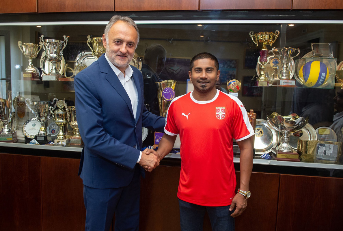 Sports Minister Ahmed Mahloof with the President of the Serbian Volleyball Federation, Zoran Gajic