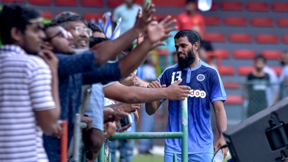 ޤައުމީ ފުޓްބޯޅަ ޓީމުގެ ކެޕްޓަން އަކުރަމް އަބްދުލް ޣަނީ (އަކޫ) ނިއު ރޭޑިއަންޓަށް ކުޅުނު ދުވަސްވަރު