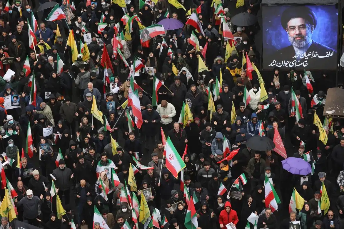 ރަމަޟާން މަހުގެ ފަހު ހުކުރު ދުވަހާ ދިމާކޮށް ބާއްވާ އަހަރީ "އަލް-ޤުދުސް ދުވަސް" ފާހަގަ ކުރުމުގެ ގޮތުން، އީރާނުގެ ވެރިރަށް ތެހެރާންގައި ބޭއްވި މުޒާހަރާގެ ތެރެއިން