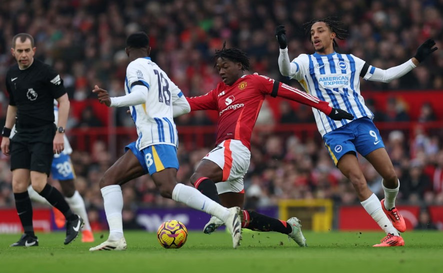 ލީގުގައި ޔުނައިޓެޑާއި ބްރައިޓަން ކުޅުނު މެޗުގެ ތެރެއިން