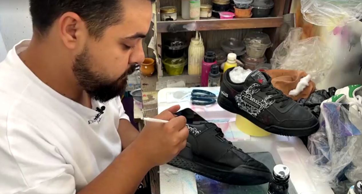 ޝަރީފު ޒަރޫއީ ބޫޓުގައި ކުރަހަނީ 