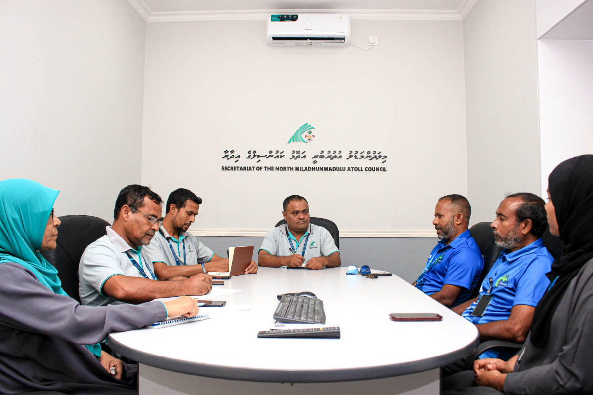 ށ. އަތޮޅު ކައުންސިލްގެ ރައީސް މުޙައްމަދު ޝިޔާމް ބައްދަލުވުމެއްގައި