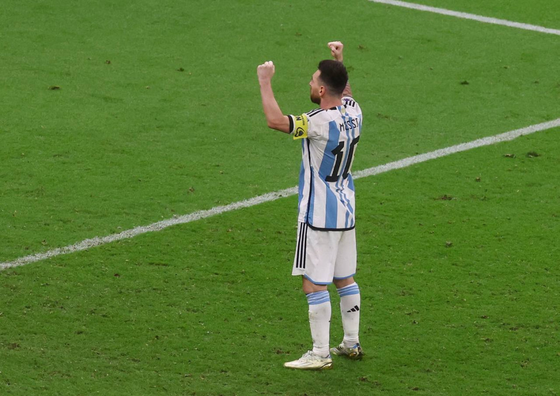 އާޖެންޓީނާ އަދި ނެދަލެންޑްސް ކުޅުނު މެޗުގެ ތެރެއިން - ފޮޓޯ: ރޮއިޓާސް