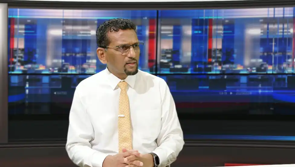 ރާއްޖެޓީވީގެ ފަލަސުރުހީ ޕްރޮގްރާމްގައި އެމްޑީޕީގެ ކުރީގެ ރައީސް ޑރ. އިބްރާހީމް ދީދީ (ޑީޑީ) ވާހަކަ ދައްކަވަނީ.