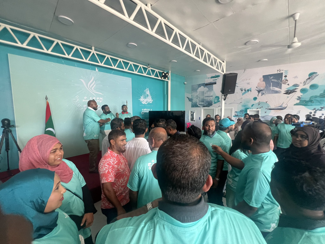ޕީއެންސީއަށް މެންބަރުން ވެއްދުމަށް ފޯމް ފުރުމަށް ކުރިއަށް ގެންދިޔަ ހަރަކާތުގެ ތެރެއިން
