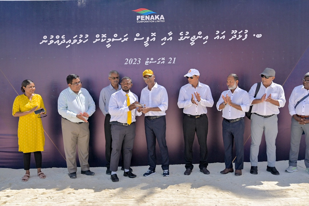 ބ. އަތޮޅު ފުޅަދޫ އައު އިންޖީނުގެ އާއި ފެނަކަ އޮފީސް ހުޅުވުމުގެ ރަސްމިއްޔާތުގެ ތެރެއިން - ފޮޓޯ: ރައީސް އޮފީސް