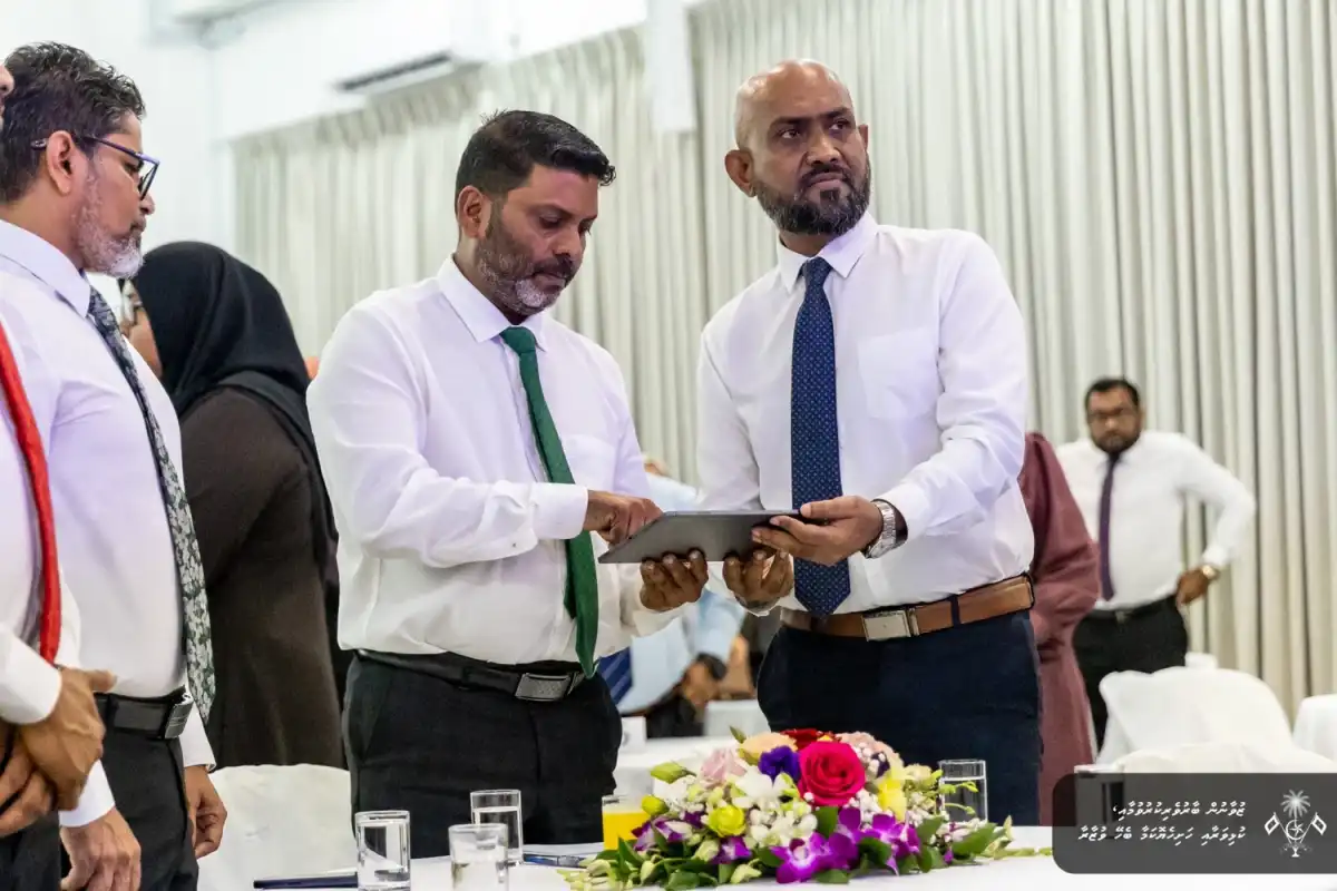ކުޅިވަރު އިންތިޒާމުކޮށް ބެލެހެއްޓުމުގެ ނިޒާމުގައި ކޮރަޕްޝަނަށް ހުރި ހިރާސް ދެނެގަތުމުގެ ދިރާސާ ރިޕޯޓް އިފްތިތާހުކުރުމަށް ޔޫތު ހަބުގައި ބޭއްވި ރަސްމިއްޔާތު