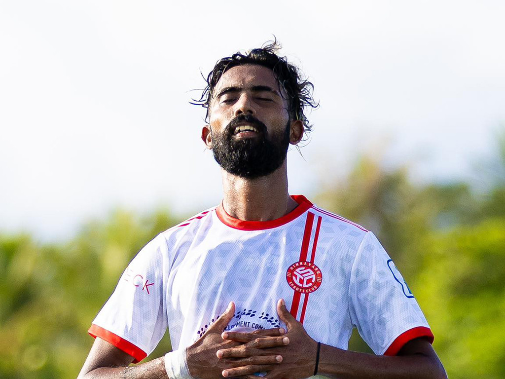 މެންގްރޯވް އައިލެންޑް ޗެމްޕިއަންޞިޕްގައި ހިންނަވަރު ކުޅުންތެރިއަކު ލަނދުޖެހުމަށްފަހު