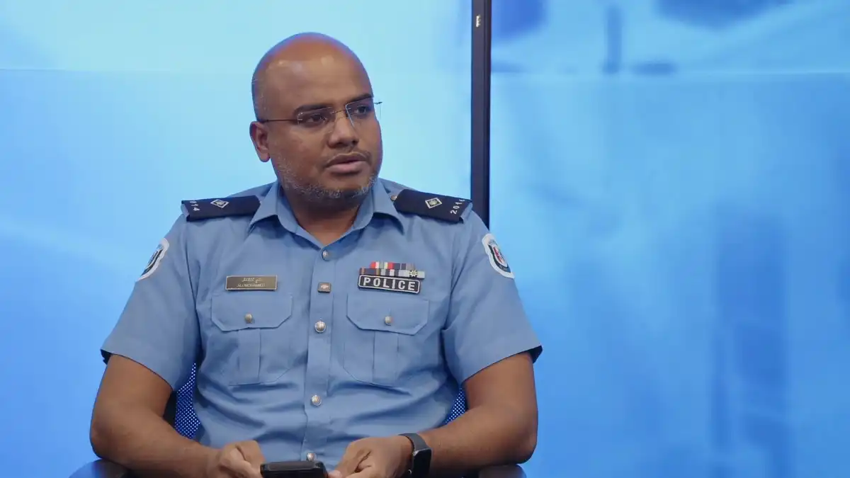ރާއްޖެ ޓީވީގެ ފަސް ކާފް ޕްރޮގްރާމްގައި ސަބް އިންސްޕެކްޓަރ އޮފް ޕޮލިސް އަލީ މުހައްމަދު ވާހަކަ ދައްކަވަނީ