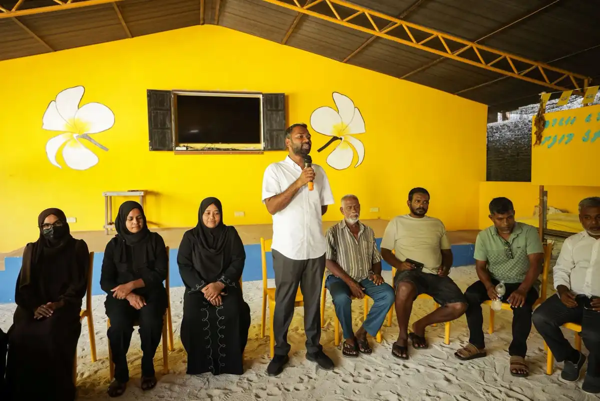 ހޮނިހިރު ދުވަހު ހއ.ކެލާގައި ބޭއްވެވި ބައްދަލުކުރެއްވުމުގައި އެމްޑީޕީގެ ޗެއަރޕާސަންގެ މަގާމަށް ވާދަކުރައްވާ ރައްޔިތުންގެ މަޖިލީހުގެ ގަލޮޅު ދެކުނު ދާއިރާގެ މެންބަރު މީކާއީލް ނަސީމް ވާހަކަ ދައްކަވަނީ