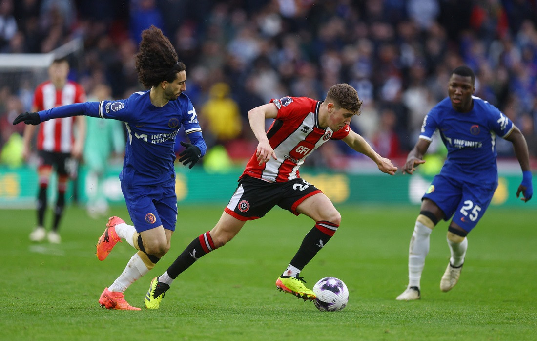 އިނގިރޭސި ޕްރިމިއާ ލީގުގައި ޗެލްސީ އަދި ޝެފީލްޑް ޔުނައިޓެޑު ކުޅުނު މެޗުގެ ތެރެއިން