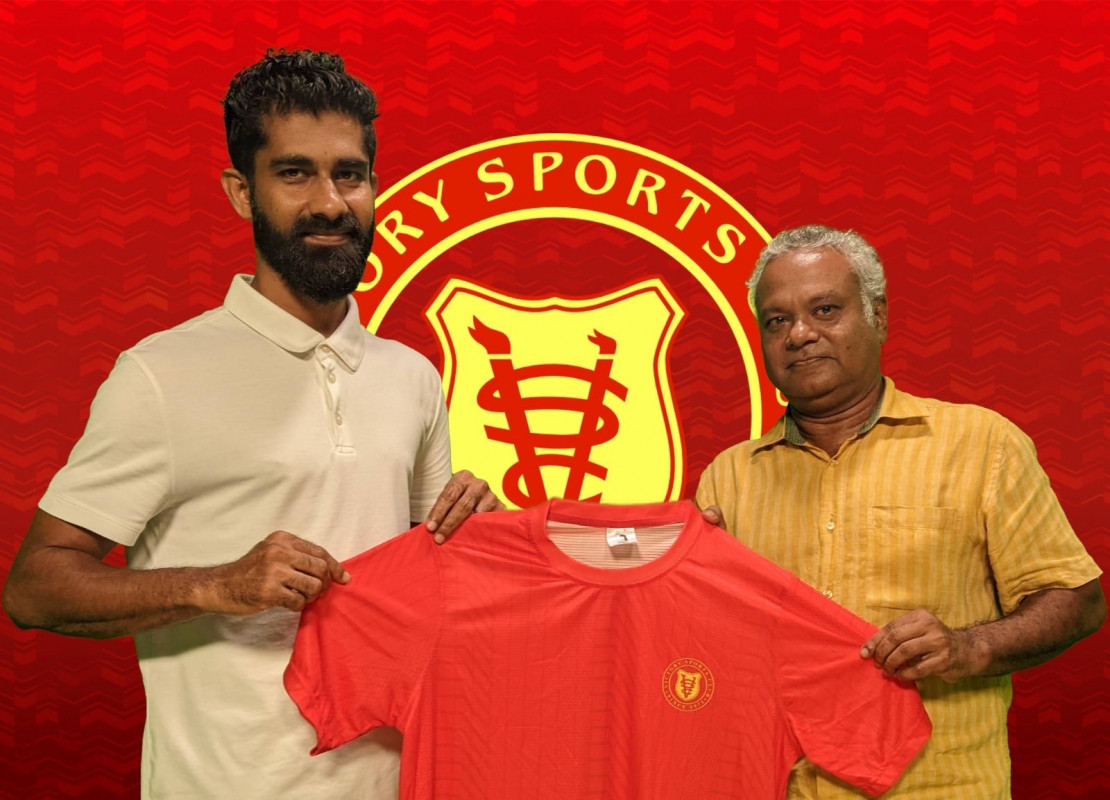 ލިލީ ވިކްޓްރީއަށް ސޮއިކުރުމަށްފަހު ޖަރޒީ ދައްކާލަނީ: ފޮޓޯ-ވިކްޓްރީ