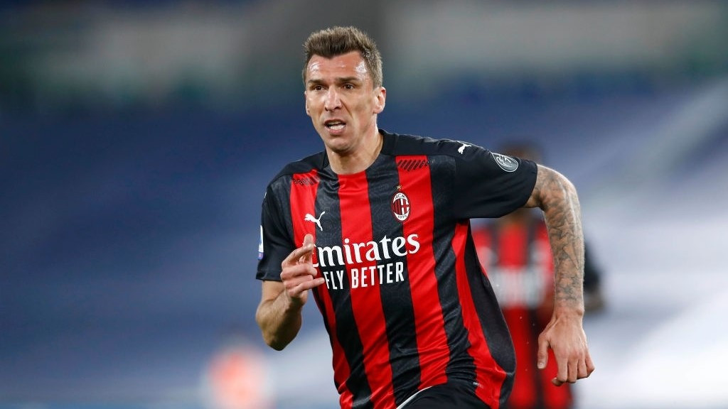 މިލާނަށް ކުޅުނު ކްރޮއޭޝިއާ ފޯވާޑް މާރިއޯ މަންޒުކިޗް