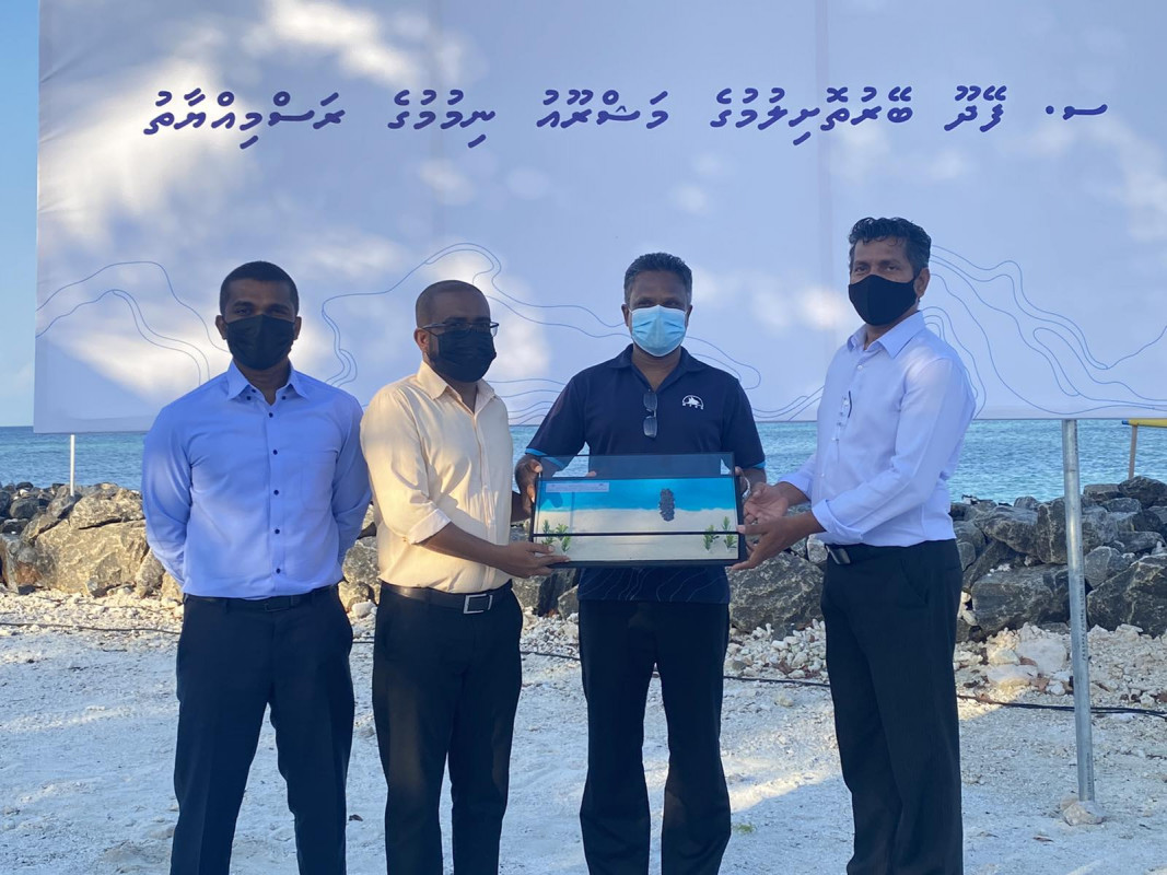 އައްޑޫގައި ހިންގި މަޝްރޫއުތަކުގެ މަސައްކަތް ނިމުމުގެ ރަސްމިއްޔާތުގެ ތެރެއިން