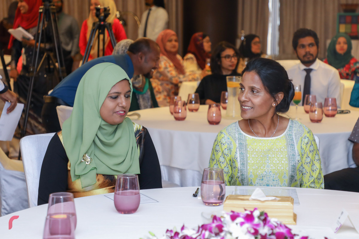 ދޮށީ އުމުރުގެ މީހުންނާބެހޭ ޤައުމީ އެކްޝަން ޕްލޭން އިފްތިތާޙުކުރުމަށް ބޭއްވި ރަސްމިއްޔާތުގެ ތެރެއިން -- ފޮޓޯ: ޔޫސުފް ސޮފްވާން