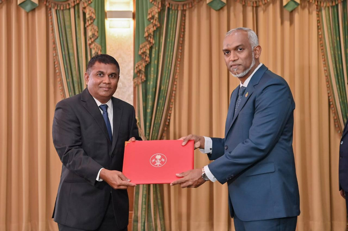 ކުޅިވަރު ވުޒާރާގެ ސްޓޭޓް މިނިސްޓަރަކަށް އައްޔަން ކުރެއްވި އިބްރާހީމް އާމިރު އަށް، ރައީސުލްޖުމްޙޫރިއްޔާ މަގާމުގެ ލިޔުން ހަވާލު ކުރައްވަނީ