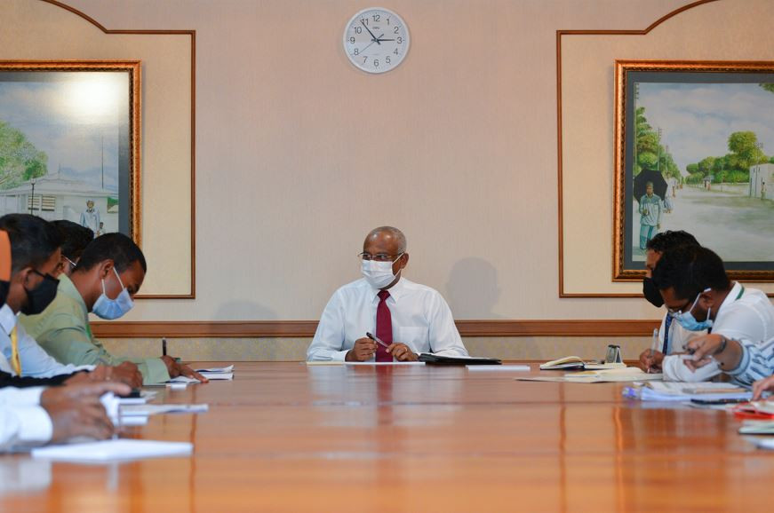 President meets Laamu Kalaidhoo Council: Councillors discuss pertinent issues and developmental priorities