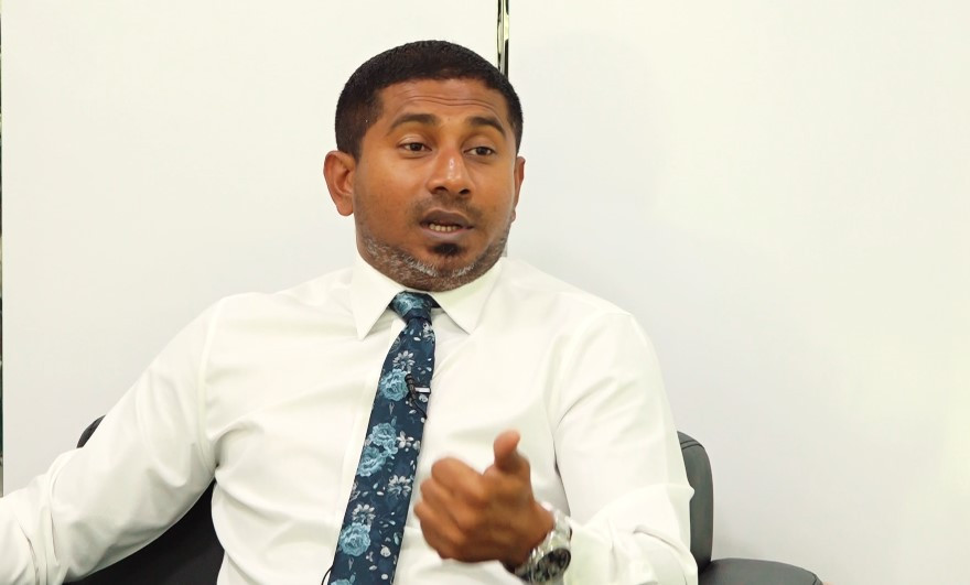 މިނިސްޓަރ އޮފް ޔޫތު ސްޕޯޓްސް އެންޑް ކޮމިއުނިޓީ އެމްޕަވަމެންޓް އަހްމަދު މަހްލޫފް