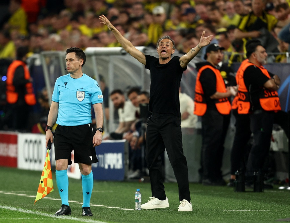 ޕީއެސްޖީގެ ކޯޗު ލުއިސް އެންރީކޭ