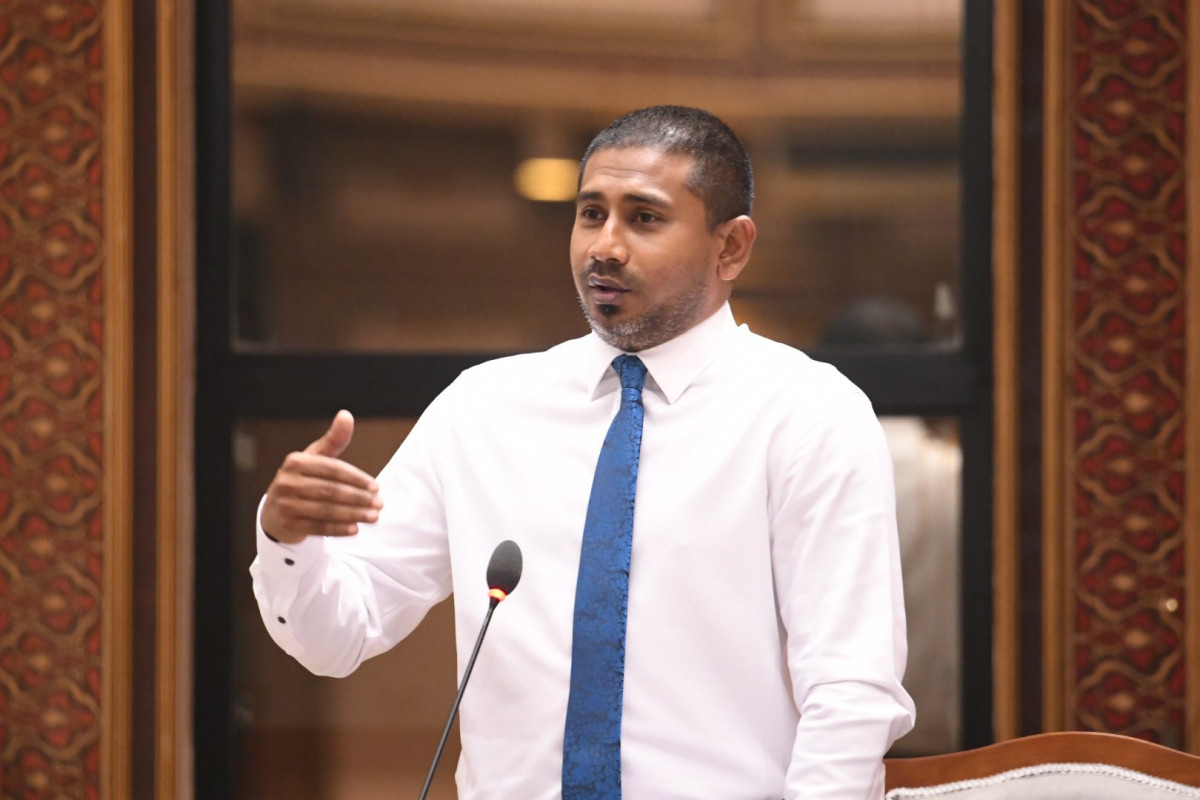 މިނިސްޓަރ އޮފް ޔޫތު، ސްޕޯޓްސް އެންޑް ކޮމިއުނިޓީ އެމްޕަވަރމަންޓް، އަޙްމަދު މަޚްލޫފް