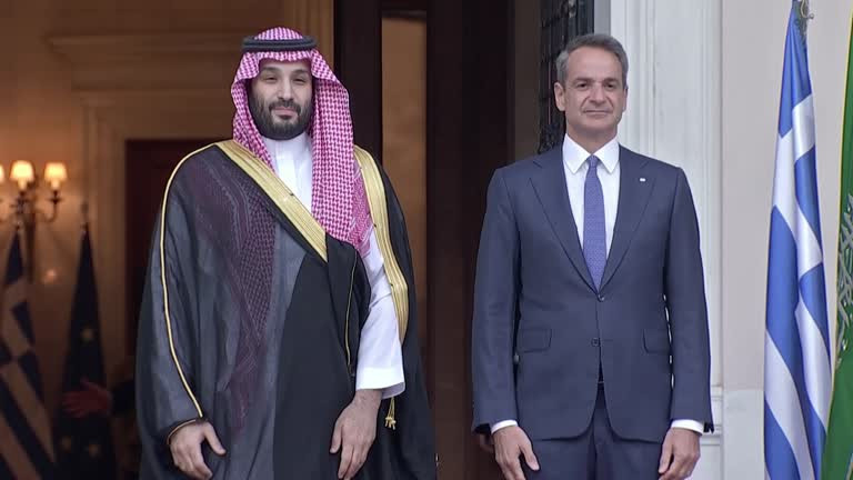 ސައުދީގެ ވަލީއަހުދު ގްރީސްގެ ބޮޑުވަޒީރާ ބައްދަލުކުރައްވަނީ