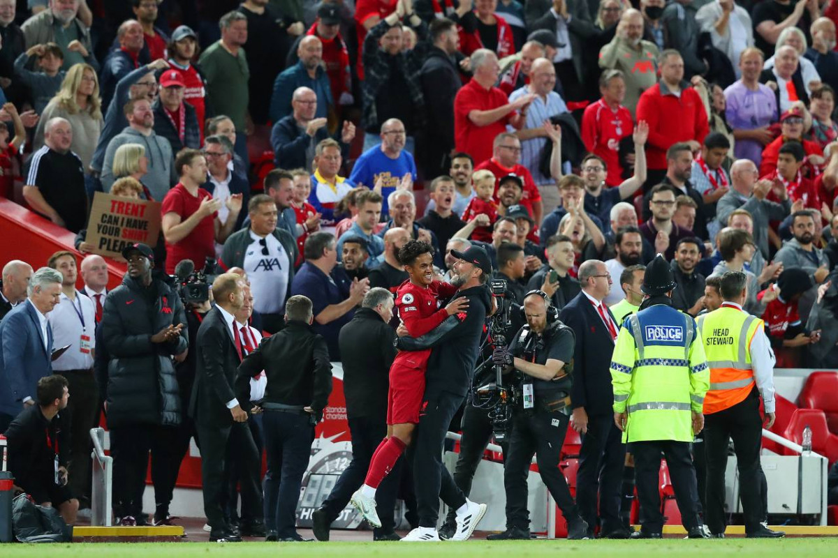 ލިވަޕޫލުން ކުޅުނު މެޗުގެ ތެރެއިން