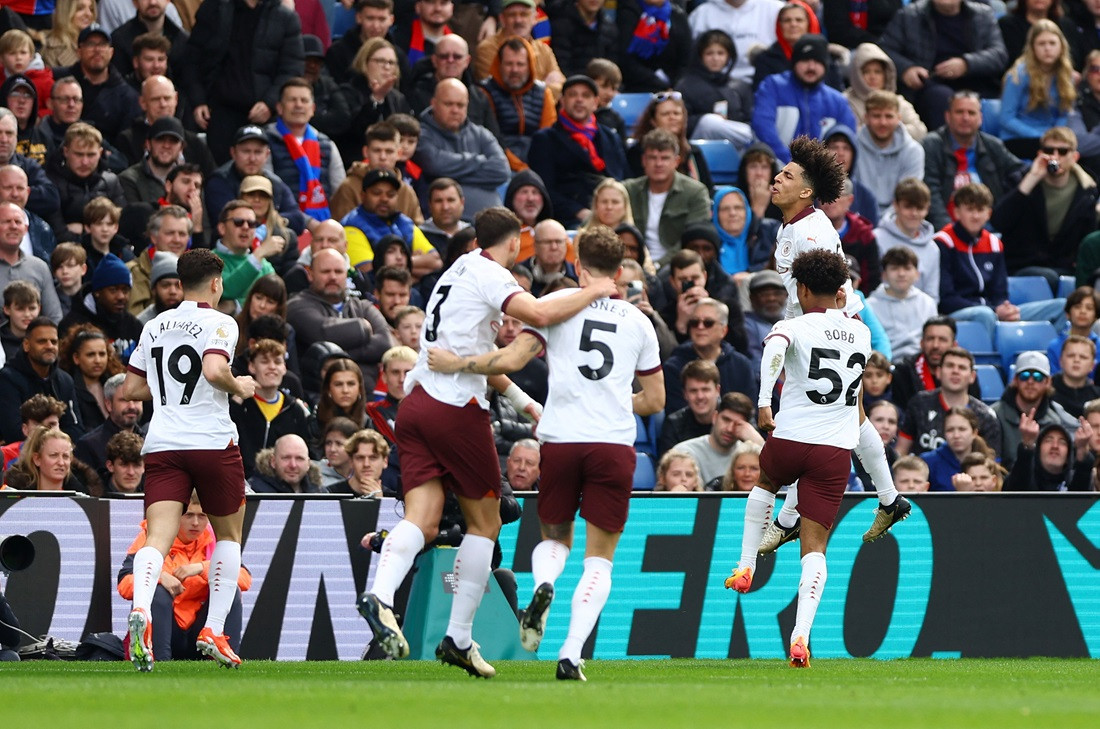 މެޗުގައި ލަނޑު ޖެހުމަށްފަހު ސިޓީގެ ކުޅުންތެރިން އުފާ ފާޅުކުރަނީ