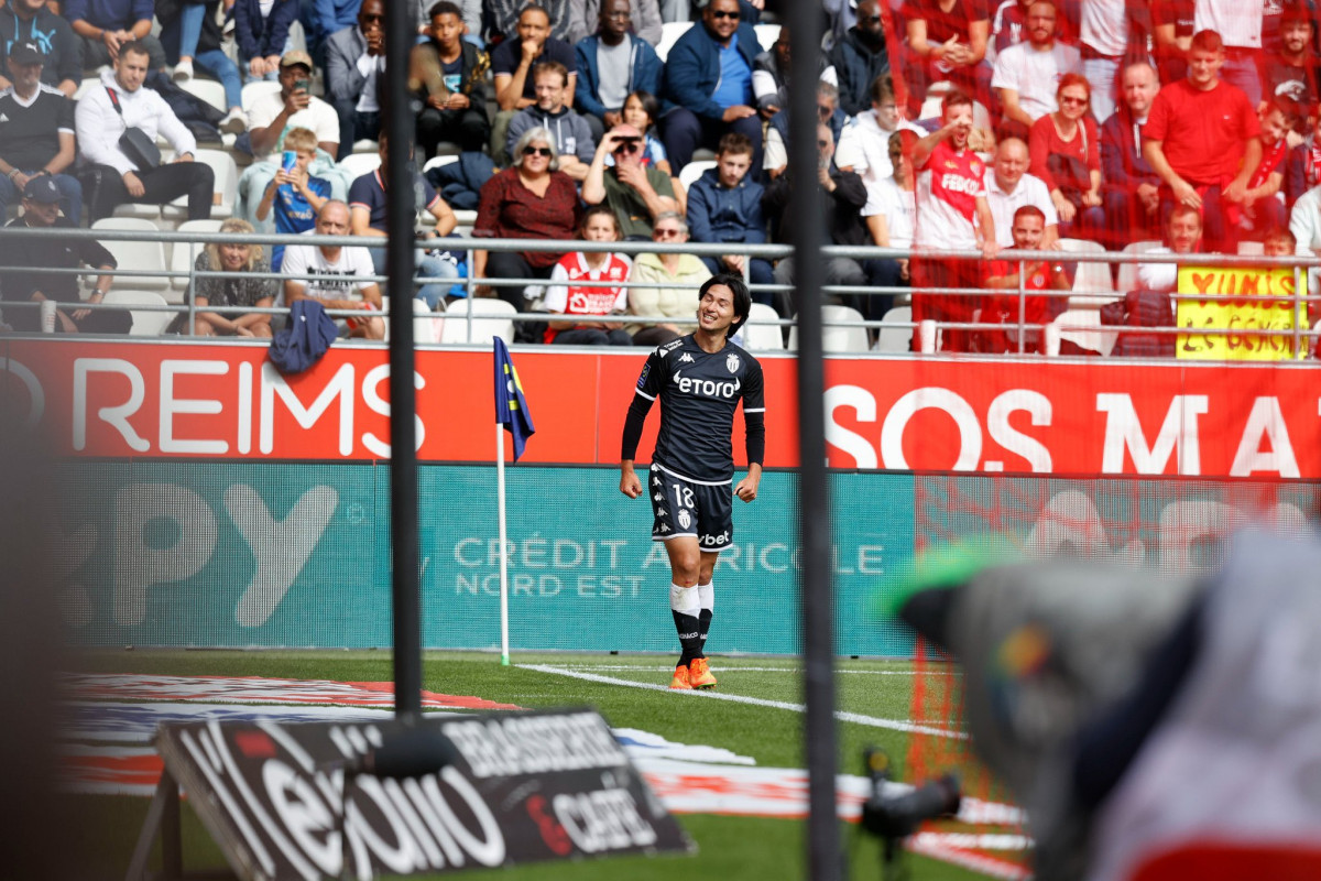 މޮނާކޯ އިން ކުޅުނު މެޗުގެ ތެރެއިން