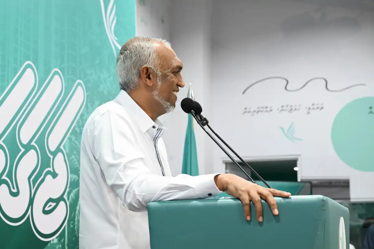 ބުރާސްފަތި ދުވަހުގެ ރޭ ޕީއެންސީން ބޭއްވި ހަރުގެ ޖަލްސާގައި ރައީސް ޑރ.މުހައްމަދު މުއިއްޒު ވާހަކަފުޅު ދައްކަވަނީ.