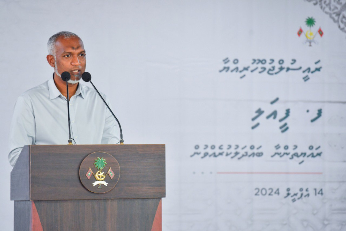 President Muizzu speaking to residents of F. Feeali island