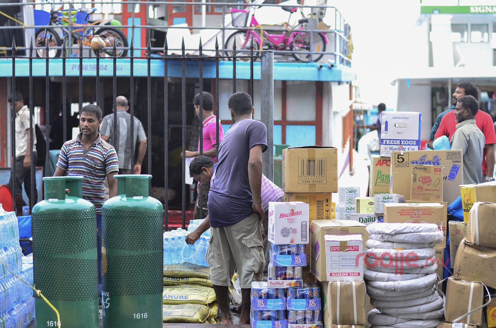 މާލެ ލޯކަލް މާރުކޭޓު ސަރަހައްދު ގައި ވިޔަފާރި ކުރުން 