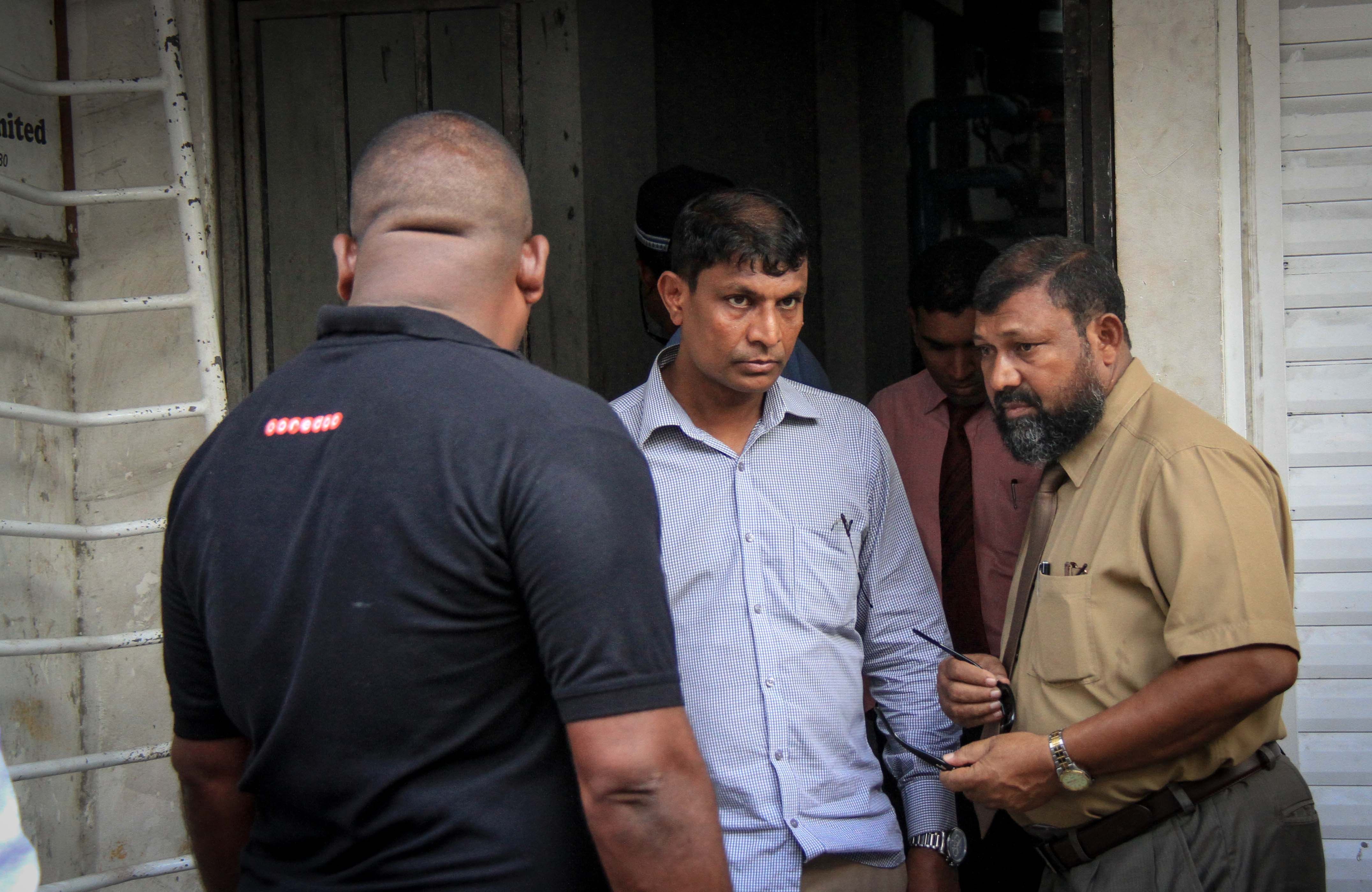 ޖެނުއަރީ 8، 2017- މާވެޔޮ މަގުގައި ހުންނަ މ.ލައިޓް ސިގްނަލް ގޭގެ ފަސްވަނަ ބުރީގައި އުޅޭ ދެމަފިރިއަކު މަރުވެފައި ތިއްބާ ފެނުން.---ފޮޓޯ: މުހައްމަދު ޝަރުހާން/ ރާއްޖެ އެމްވީ 