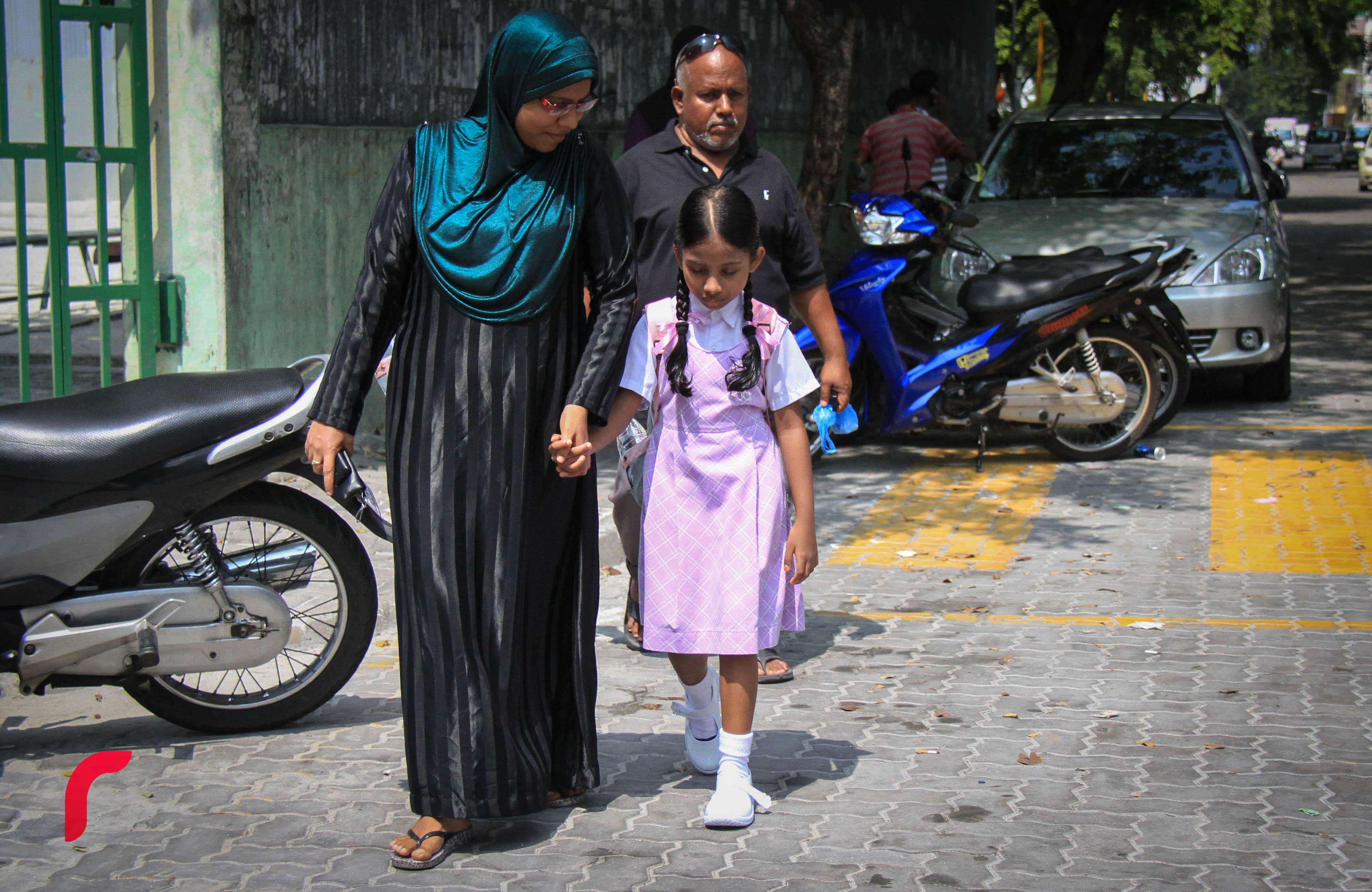  ޖެނުއަރީ 8 2017- ދިރާސީ އާ އަހަރުގެ ކިޔެވުން 78،000 ދަރިވަރުންނާއި 7700 ޓީޗަރުންނާއިއެކު ފެށުން .---ފޮޓޯ: މުހައްމަދު ޝަރުހާން/ ރާއްޖެ އެމްވީ