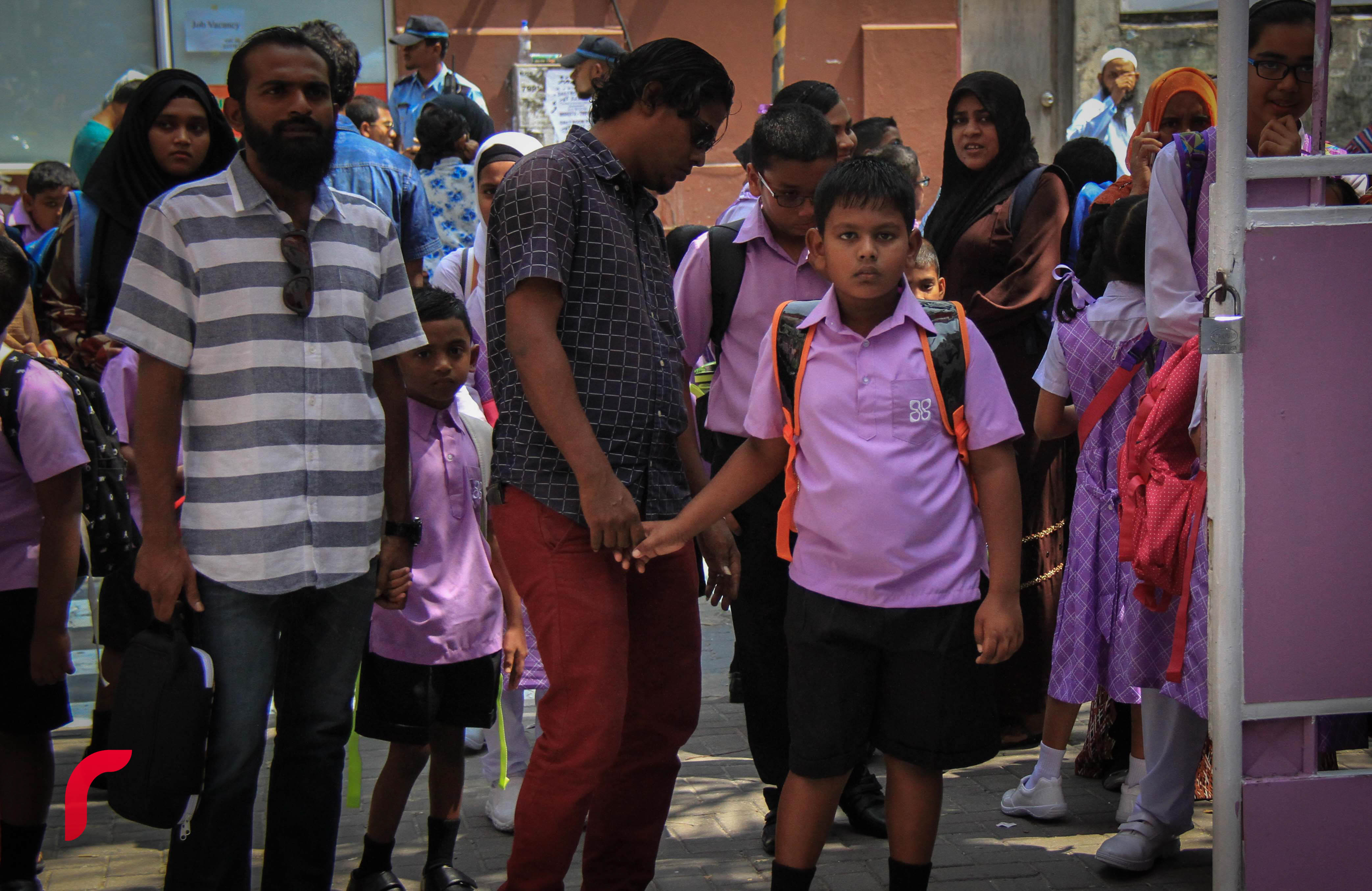  ޖެނުއަރީ 8 2017- ދިރާސީ އާ އަހަރުގެ ކިޔެވުން 78،000 ދަރިވަރުންނާއި 7700 ޓީޗަރުންނާއިއެކު ފެށުން .---ފޮޓޯ: މުހައްމަދު ޝަރުހާން/ ރާއްޖެ އެމްވީ