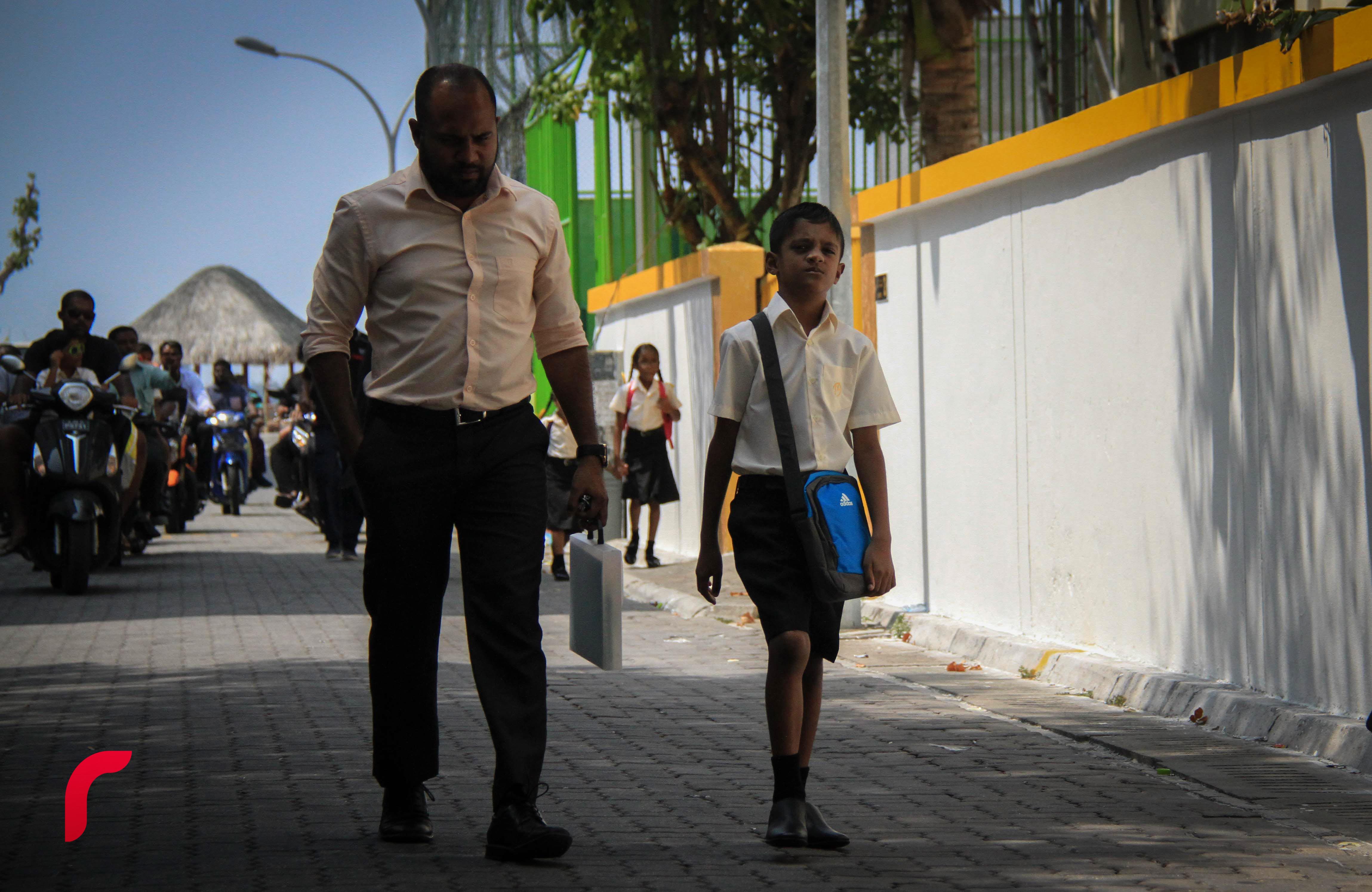  ޖެނުއަރީ 8 2017- ދިރާސީ އާ އަހަރުގެ ކިޔެވުން 78،000 ދަރިވަރުންނާއި 7700 ޓީޗަރުންނާއިއެކު ފެށުން .---ފޮޓޯ: މުހައްމަދު ޝަރުހާން/ ރާއްޖެ އެމްވީ