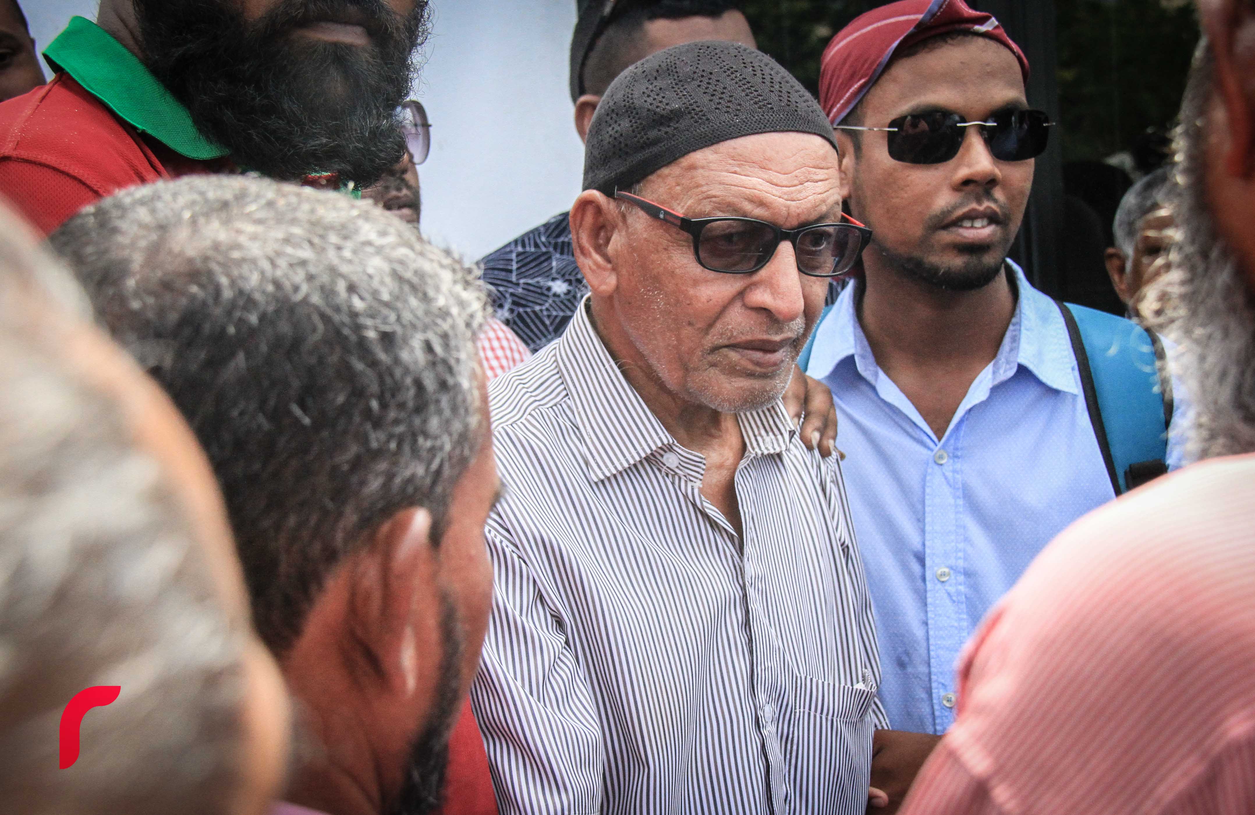 މ. ލައިޓް ސިގްނަލް ގޭގެ ފަސްވަނަ ބުރީގެ ކޮޓަރިއެއްގައި މަރުވެފައި ތިއްބައި އިއްޔެ ފެނުނު ދެމަފިރިން ވަޅުލުން