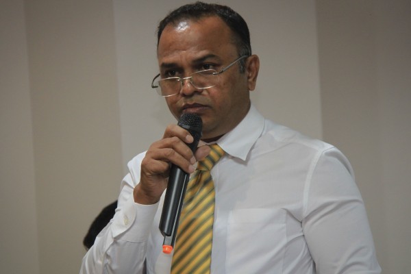 މާލެ: ޖެނުއަރީ 22، 2017:މިރޭ މާބްލްގައި ބޭއްވި އެމްޑީޕީ ގައުމީ މަޖިލީހުގެ 149 ވަނަ ޖަލްސާ. މި ޖަލްސާގަައި އެމްޑީޕީ އިސްތިއުނާފު މަޖިލީހަށް 9 މެމްބަރުން އައްޔަންކޮއްފައިވޭ، މީގެ އިތުރުން ލޯކަލް ކައުންސ