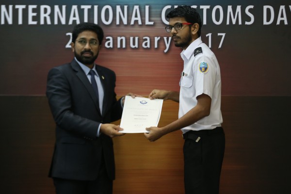 މާލެ: ޖެނުއަރީ 26، 2017:އަސިކުޑާ ވޯލްޑް އިފްތިތާހް ކުރުމާއި ބައިނަލަގްވާމީ ކަސްޓަމްސް ދުވަސް ފާހަގަ ކުރުމައް ބޭއްވި ހަފްލާ— ފޮޓޯ: މުހައްމަދު ޝަރުހާން/ ރާއްޖެ އެމްވީ