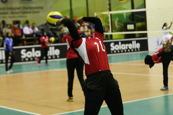 މާލެ، ޖެނުއަރީ 27، 2017. އޭވީސީ ސެންޓްރަލް ޒޯން އަންހެން ވޮލީ ބޯލް މުބާރާތުގެ ކޮލިފިކޭޝަންގައި  އޭޝިއާ ޒޯންގައި ރާއްޖެ އަދި ނޭޕާލް ކުޅުނު މެޗުގެ. މިމެޗް ސީދާ ތިންސެޓް އިން ނޭޕާލް ވަނީ ކާމިޔާބު ކޮއްފައ