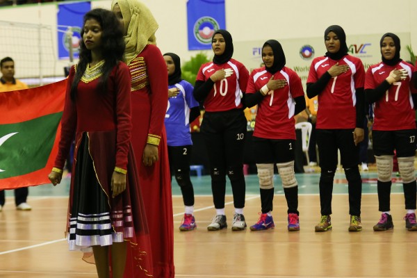 މާލެ، ޖެނުއަރީ 27، 2017. އޭވީސީ ސެންޓްރަލް ޒޯން އަންހެން ވޮލީ ބޯލް މުބާރާތުގެ ކޮލިފިކޭޝަންގައި  އޭޝިއާ ޒޯންގައި ރާއްޖެ އަދި ނޭޕާލް ކުޅުނު މެޗުގެ. މިމެޗް ސީދާ ތިންސެޓް އިން ނޭޕާލް ވަނީ ކާމިޔާބު ކޮއްފައ