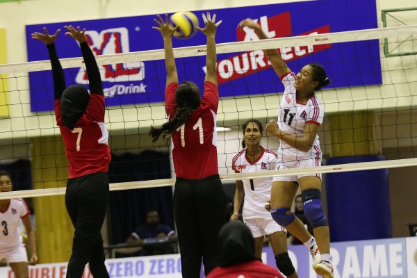 މާލެ، ޖެނުއަރީ 27، 2017. އޭވީސީ ސެންޓްރަލް ޒޯން އަންހެން ވޮލީ ބޯލް މުބާރާތުގެ ކޮލިފިކޭޝަންގައި  އޭޝިއާ ޒޯންގައި ރާއްޖެ އަދި ނޭޕާލް ކުޅުނު މެޗުގެ. މިމެޗް ސީދާ ތިންސެޓް އިން ނޭޕާލް ވަނީ ކާމިޔާބު ކޮއްފައ