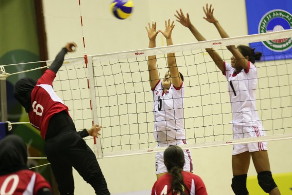 މާލެ، ޖެނުއަރީ 27، 2017. އޭވީސީ ސެންޓްރަލް ޒޯން އަންހެން ވޮލީ ބޯލް މުބާރާތުގެ ކޮލިފިކޭޝަންގައި  އޭޝިއާ ޒޯންގައި ރާއްޖެ އަދި ނޭޕާލް ކުޅުނު މެޗުގެ. މިމެޗް ސީދާ ތިންސެޓް އިން ނޭޕާލް ވަނީ ކާމިޔާބު ކޮއްފައ