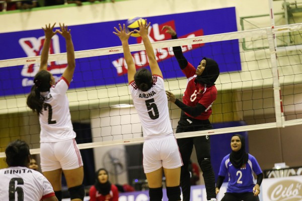 މާލެ، ޖެނުއަރީ 27، 2017. އޭވީސީ ސެންޓްރަލް ޒޯން އަންހެން ވޮލީ ބޯލް މުބާރާތުގެ ކޮލިފިކޭޝަންގައި  އޭޝިއާ ޒޯންގައި ރާއްޖެ އަދި ނޭޕާލް ކުޅުނު މެޗުގެ. މިމެޗް ސީދާ ތިންސެޓް އިން ނޭޕާލް ވަނީ ކާމިޔާބު ކޮއްފައ