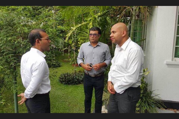 ލަންކާ: ޖެނުއަރީ 30، 2017. ރައީސް ނަޝީދު ލަންކާ އަށް ވަޑައިގެން އެމްޑީޕީގެ އިސްބޭފުޅުންނާއިއެކު ބާއްވާ ބައްދަލުވުމުގެ ތެރެއިން .-- ފޮޓޯ: މުހައްމަދު ޝަރުހާން/ ރާއްޖެ އެމްވީ