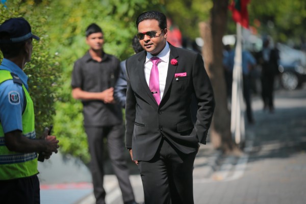 މާލެ، ފެބްރުއަރީ 06، 2017. ރައްޔިތުންގެ މަޖިލިސް އާ ދައުރަަކަށް ހުޅުވުމަށް ބޭއްވި ޖަލްސާގެ ތެރެއިން. އާ ދައުރަކަށް މަޖިލިސް ހުޅުވުމަށް ބޭއްވި ޖަލްސާގައި ރައީސުލް ޖުމްހޫރިއްޔާ އަބްދުﷲ ޔާމީން ވަނީ މިއަހ