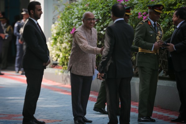 މާލެ، ފެބްރުއަރީ 06، 2017. ރައްޔިތުންގެ މަޖިލިސް އާ ދައުރަަކަށް ހުޅުވުމަށް ބޭއްވި ޖަލްސާގެ ތެރެއިން. އާ ދައުރަކަށް މަޖިލިސް ހުޅުވުމަށް ބޭއްވި ޖަލްސާގައި ރައީސުލް ޖުމްހޫރިއްޔާ އަބްދުﷲ ޔާމީން ވަނީ މިއަހ