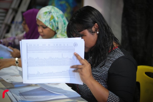 މާލެ: ފެެބްރުއަރީ 10، 2017 : އެމްޑީޕީގެ ޗެއާޕާސަންގެ މަގާމު ހުސްވުމާއި ގުޅިގެން ބާއްވާ އިންތިހާބު މިއަދު ރާއްޖޭގެ އެކި ހިސާބުތަކުގައި ކުރިއައްދަނީ. އެމްޑީޕީގެ ޗެއާޕާސަންގެ މަގާމުގައި ކުރިންހުންނެވި އަ