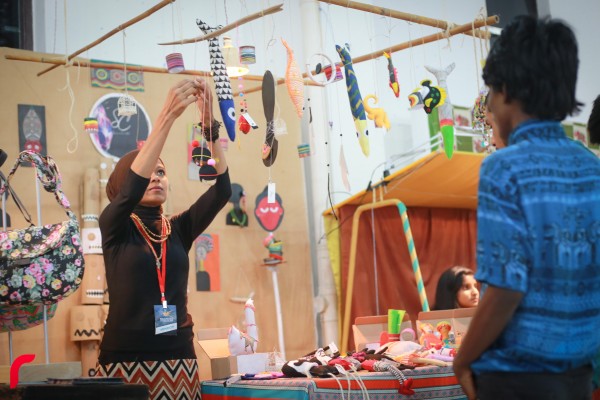 މާލެ: ފެެބްރުއަރީ 12، 2017 : 2013 ވަނަ އަހަރުންފެށިގެން ކޮންމެއަހަރަކުވެސް ބާއްވަމުން އަންނަ މޯލްޑިވްސް ފެސްޓިވަލް އޮފް އާރްޓްސް. ކޮންމެ އަހަރަކޭ އެއްފަދައިން މިއަހަރުވެސް ވަނީ އާޓްސް ފެސްޓިވަލްއައް ބ